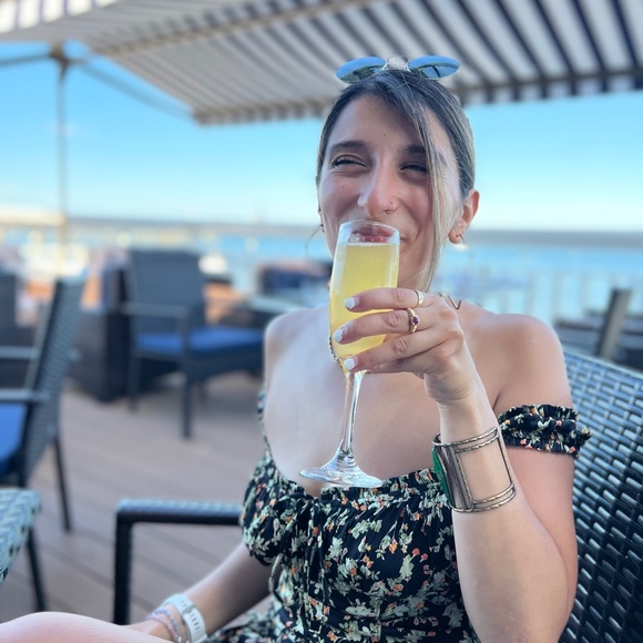 Meet your Posher, Sophia - Picture 5 of 12